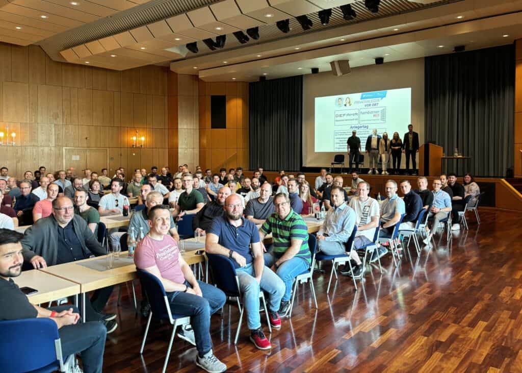 Voller Saal beim Anlegertag mit DEFAMA und HAMBORNER REIT 2024
